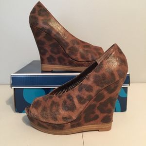 Seychelles Leopard Leather Storytelling Wedges